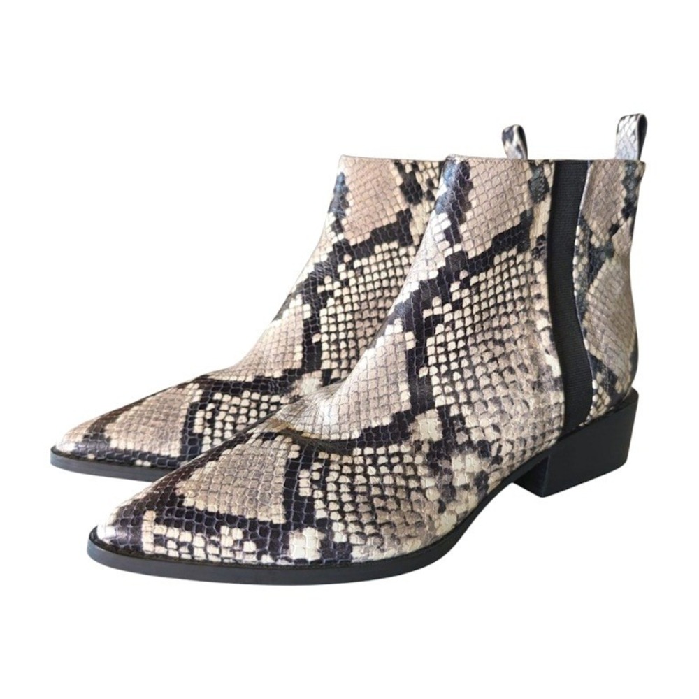Marc Fisher Vivica Snake Print Pointed‎ Toe Chelsea Boots Women Size 9M